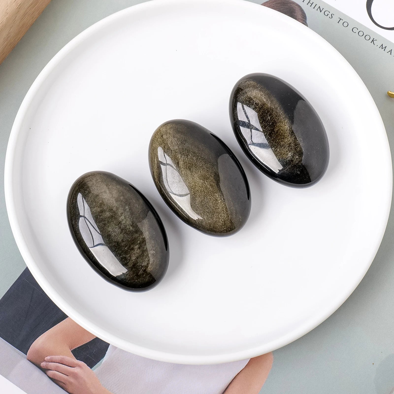 Natural Golden Obsidian Palm Stone – Healing Thumb Stone for Stress Relief & Energy Balance - Image 5